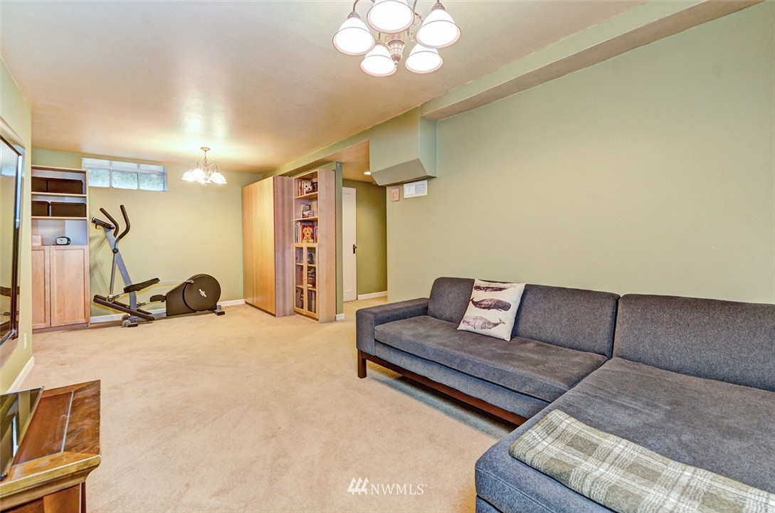 746 North 86th Street Seattle, WA 98103 - Photo 10 of 15