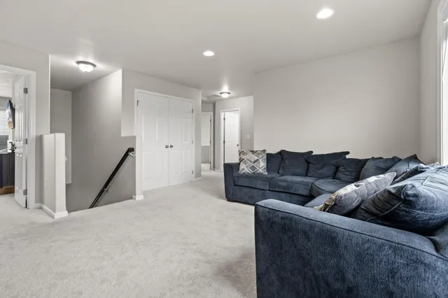 $600,000 | 7471 16th Street South, Fargo, ND 58104