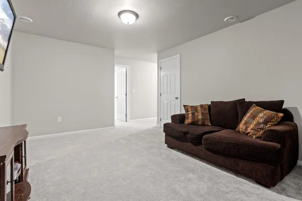$600,000 | 7471 16th Street South, Fargo, ND 58104