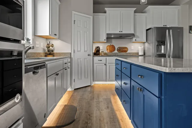 $600,000 | 7471 16th Street South, Fargo, ND 58104