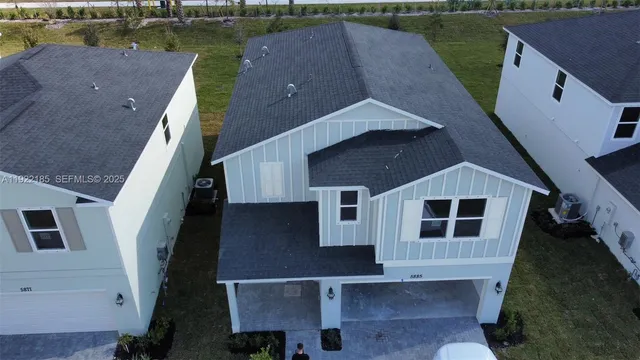 $3,100 | 5885 Northwest Sweetwood Drive, Port St. Lucie, FL 34987