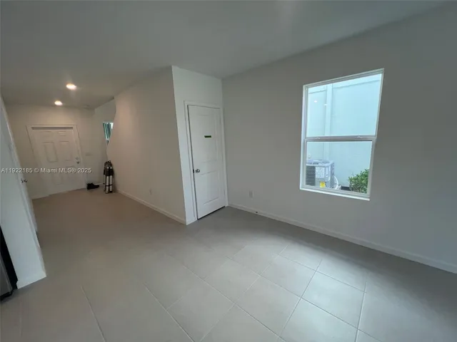 $3,100 | 5885 Northwest Sweetwood Drive, Port St. Lucie, FL 34987