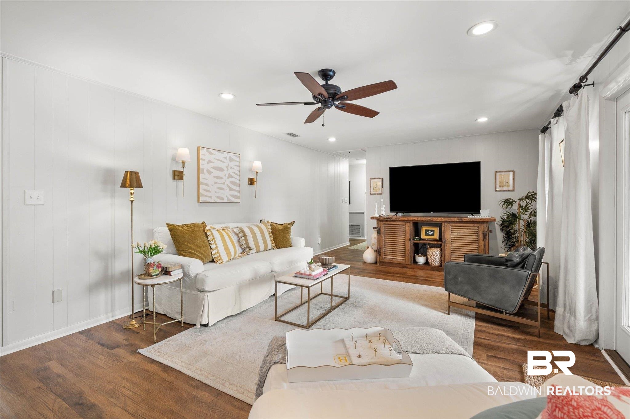 254 Woodlands Avenue Mobile, AL 36607 - Photo 42 of 50 Living room with wood finished floors, ceiling fan, and recessed lighting