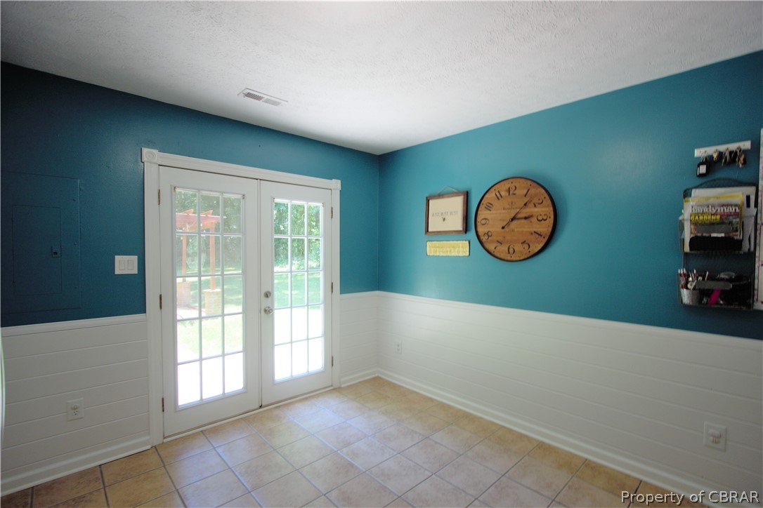 8821 Marlfield Road Gloucester, VA 23061 - Photo 9 of 29 Gallery Image 9