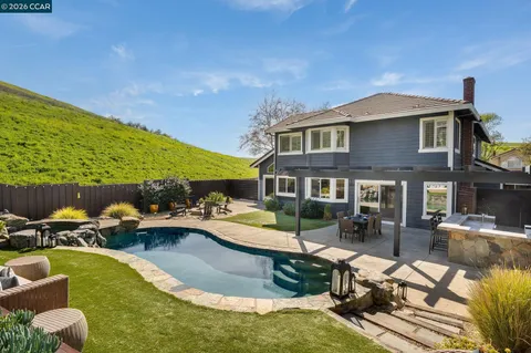 $2,249,000 | 92 Hillview Drive, Danville, CA 94506