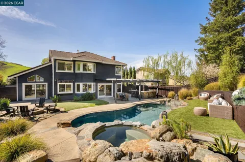 $2,249,000 | 92 Hillview Drive, Danville, CA 94506