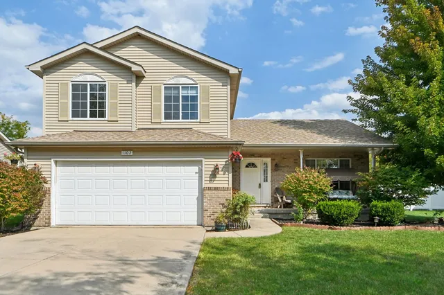 $344,900 | 1102 Nikki Court, Joliet, IL 60431