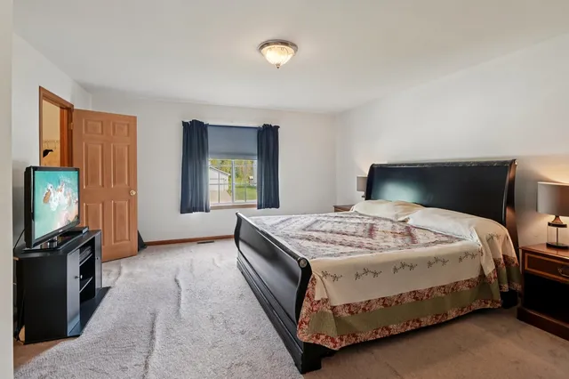 $344,900 | 1102 Nikki Court, Joliet, IL 60431