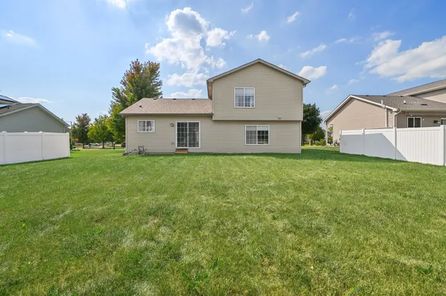 $344,900 | 1102 Nikki Court, Joliet, IL 60431