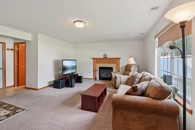 $344,900 | 1102 Nikki Court, Joliet, IL 60431