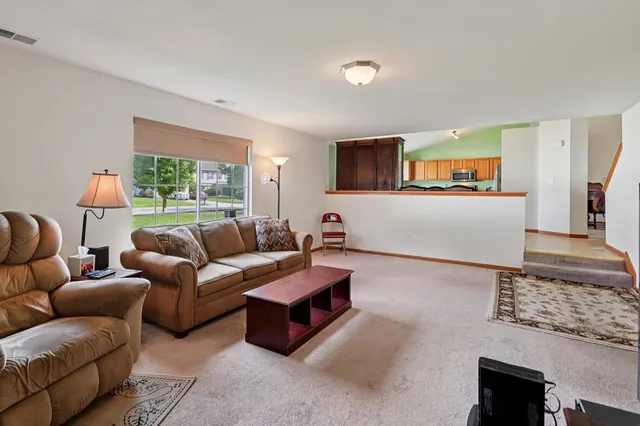 $344,900 | 1102 Nikki Court, Joliet, IL 60431