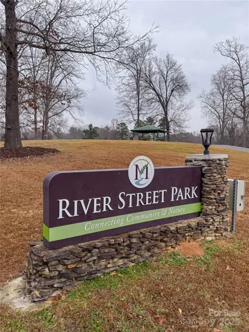 $128,000 | 411 North Lee Street, Mount Holly, NC 28120