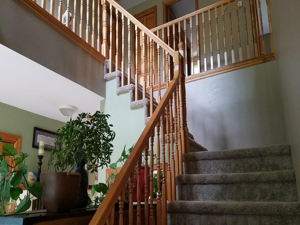 40 Cross Road South China, ME 04358 - Photo 18 of 42 Staircase