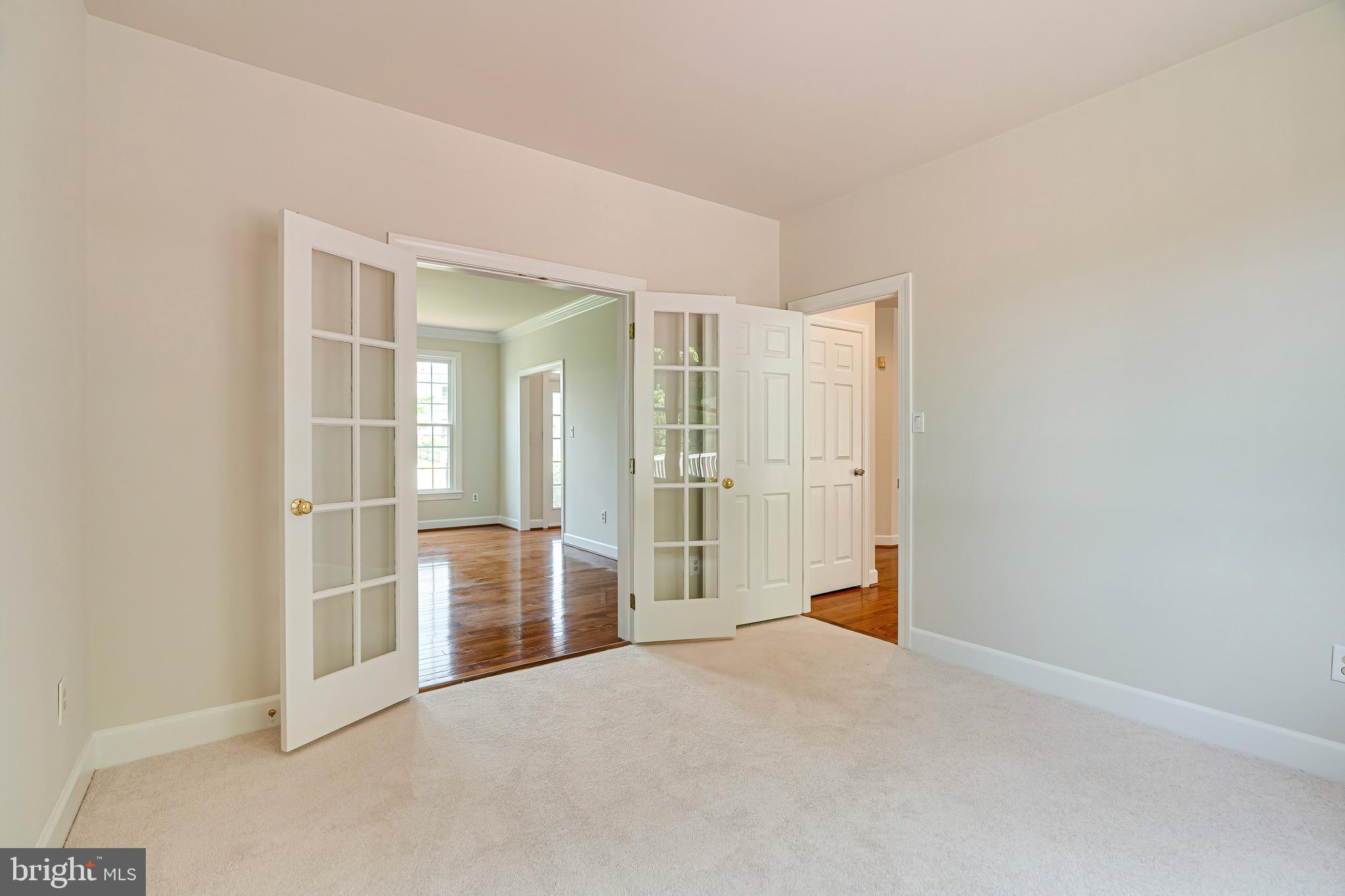 1936 Lord Fairfax Road Vienna, VA 22182 - Photo 11 of 81