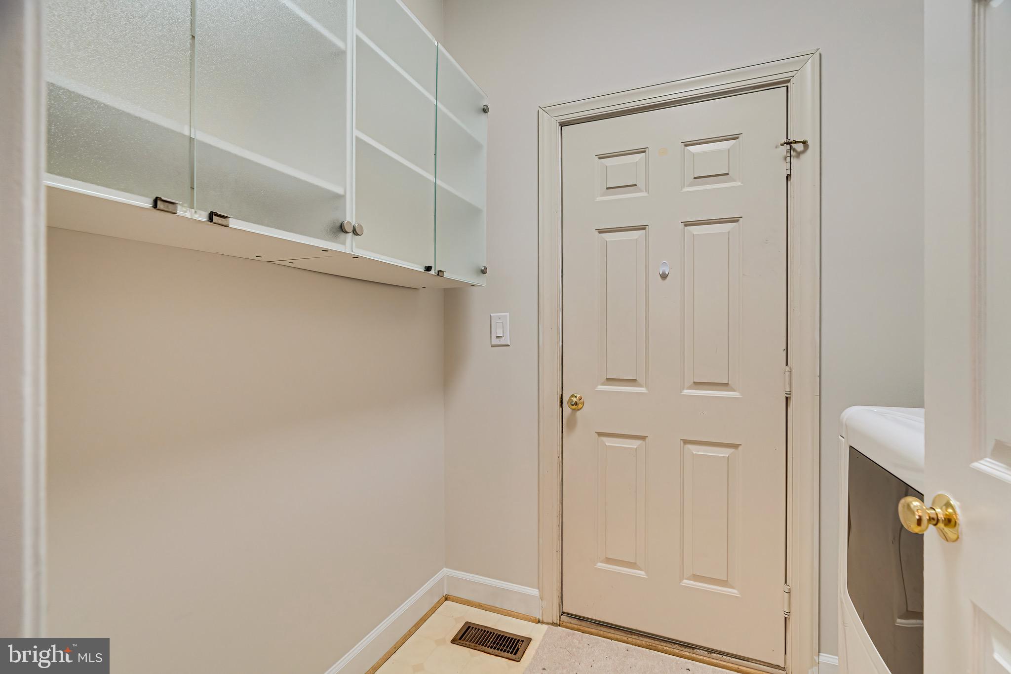 1936 Lord Fairfax Road Vienna, VA 22182 - Photo 32 of 81