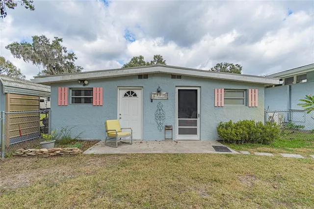 $449,900 | 897 County Road 454, Lake Panasoffkee, FL 33538