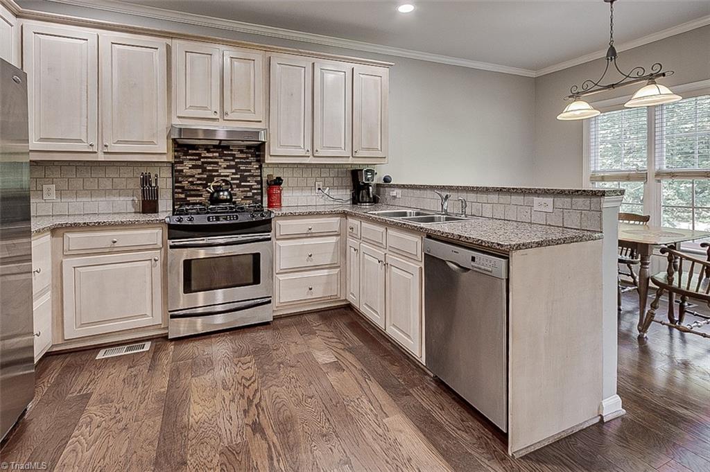 6103 Trotter Ridge Road Summerfield, NC 27358 - Photo 9 of 38 Kitchen