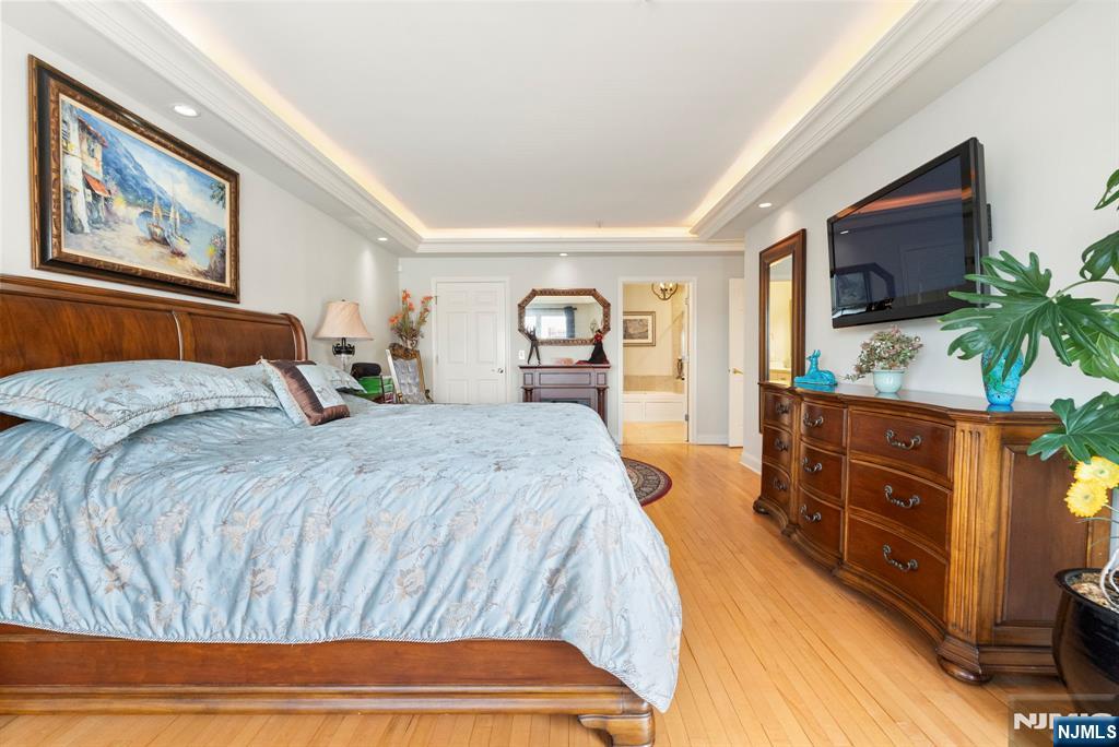 108 The Promenade, Unit 108 Edgewater, NJ 07020 - Photo 23 of 49