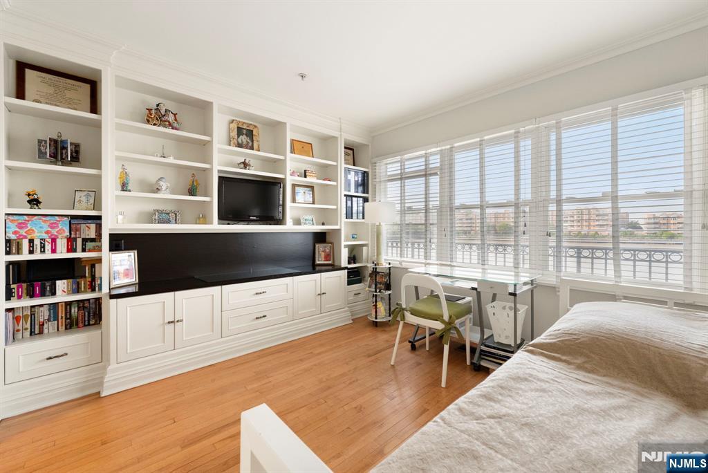 108 The Promenade, Unit 108 Edgewater, NJ 07020 - Photo 36 of 49