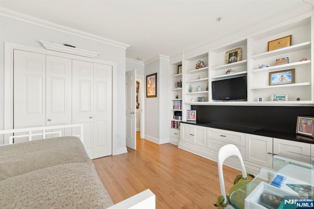 108 The Promenade, Unit 108 Edgewater, NJ 07020 - Photo 37 of 49