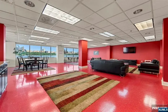 a very nice looking room with a fountain