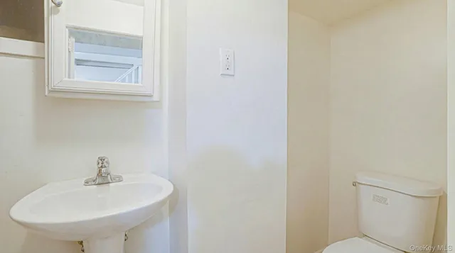 $800,000 | 237-09 93rd Road | Queens Village