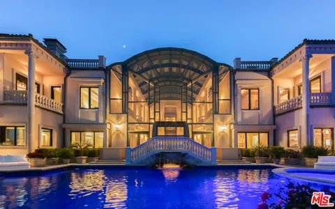 $90,000,000 | 28824 Cliffside Drive, Malibu, CA 90265