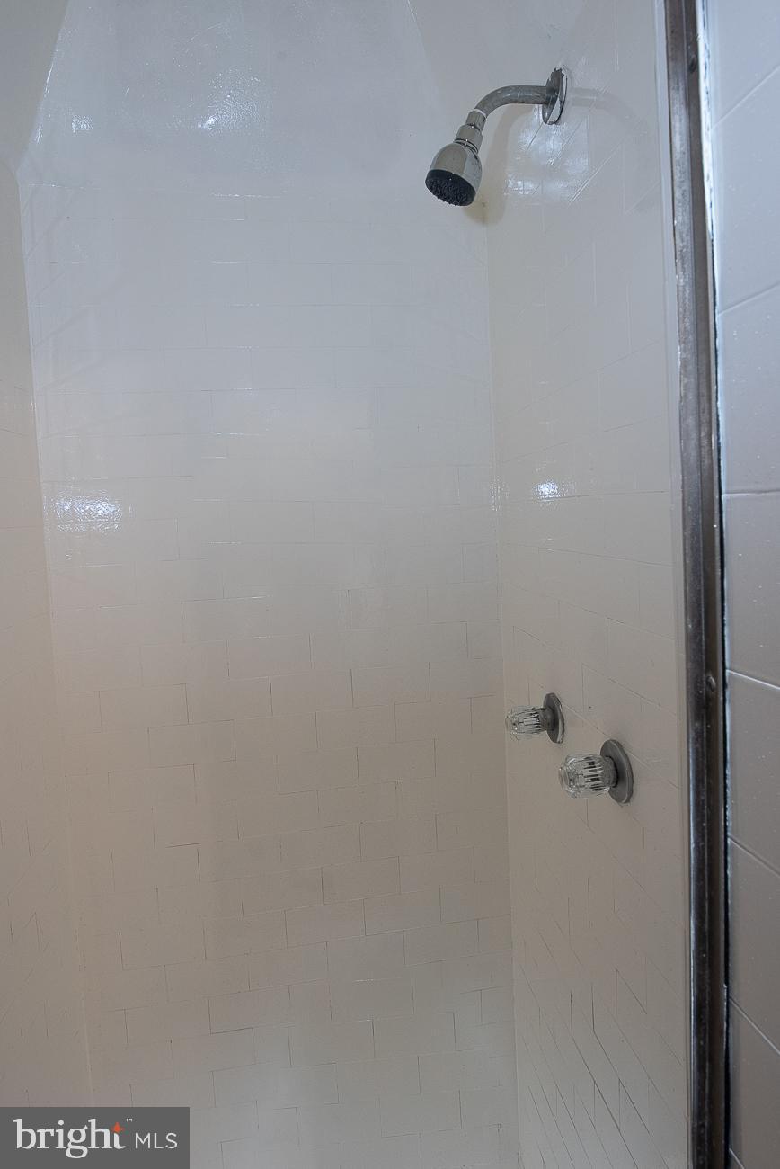 235 Wembly Road Upper Darby, PA 19082 - Photo 33 of 49