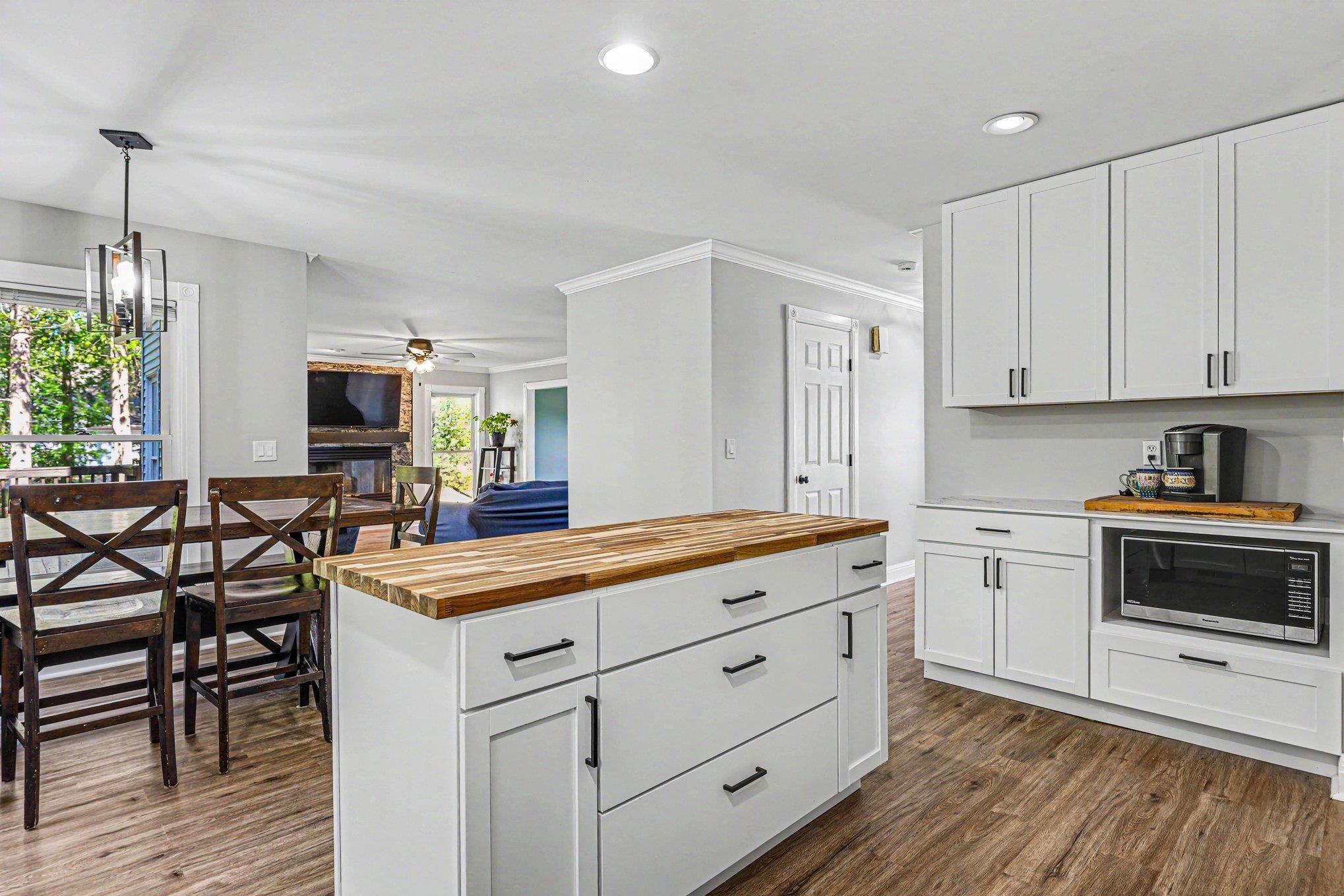 105 West Broomfield Road Mount Pleasant, MI 48858 - Photo 5 of 54