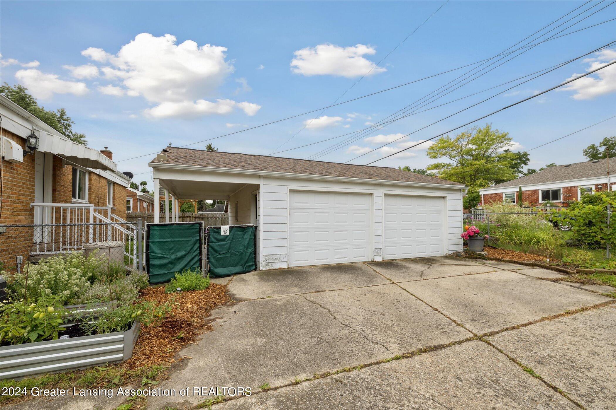 2227 Barstow Road Lansing, MI 48906 - Photo 36 of 40 38-2227-Barstow-Rd-Lansing-MI-48906-Wind