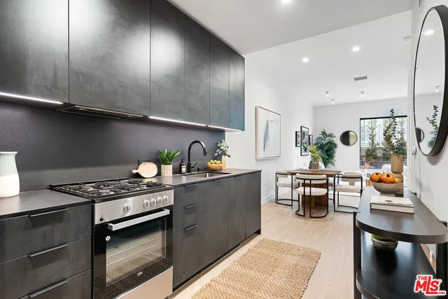 $3,550 | 3688 Overland Avenue, Unit 303, Los Angeles, CA 90034