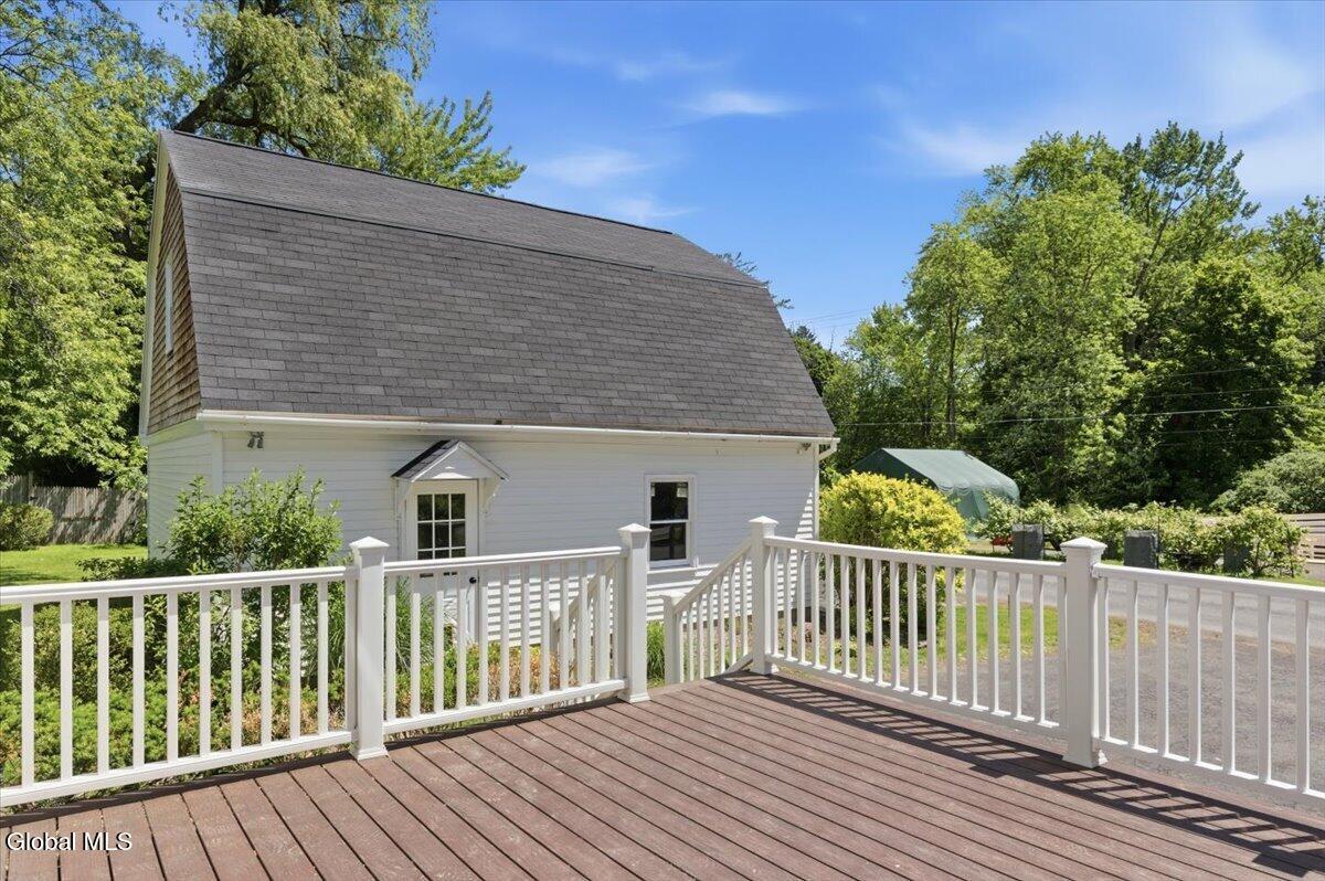 963 Riverview Road Clifton Park, NY 12148 - Photo 7 of 36 33-030_MW2_0830