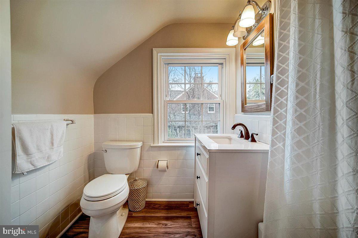 433 Laverock Road Glenside, PA 19038 - Photo 17 of 27 Full Bath