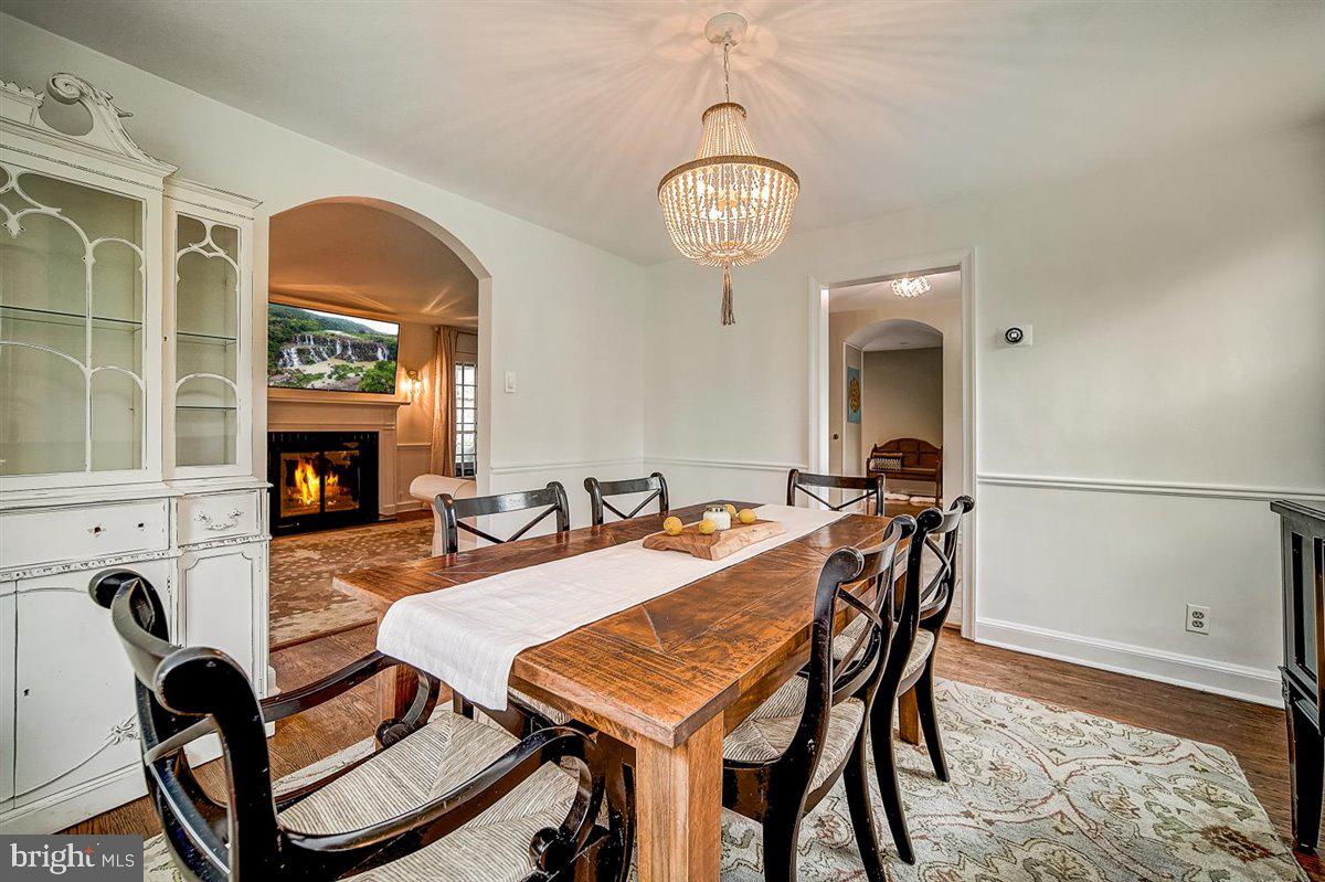 433 Laverock Road Glenside, PA 19038 - Photo 6 of 27 Gallery Image 6