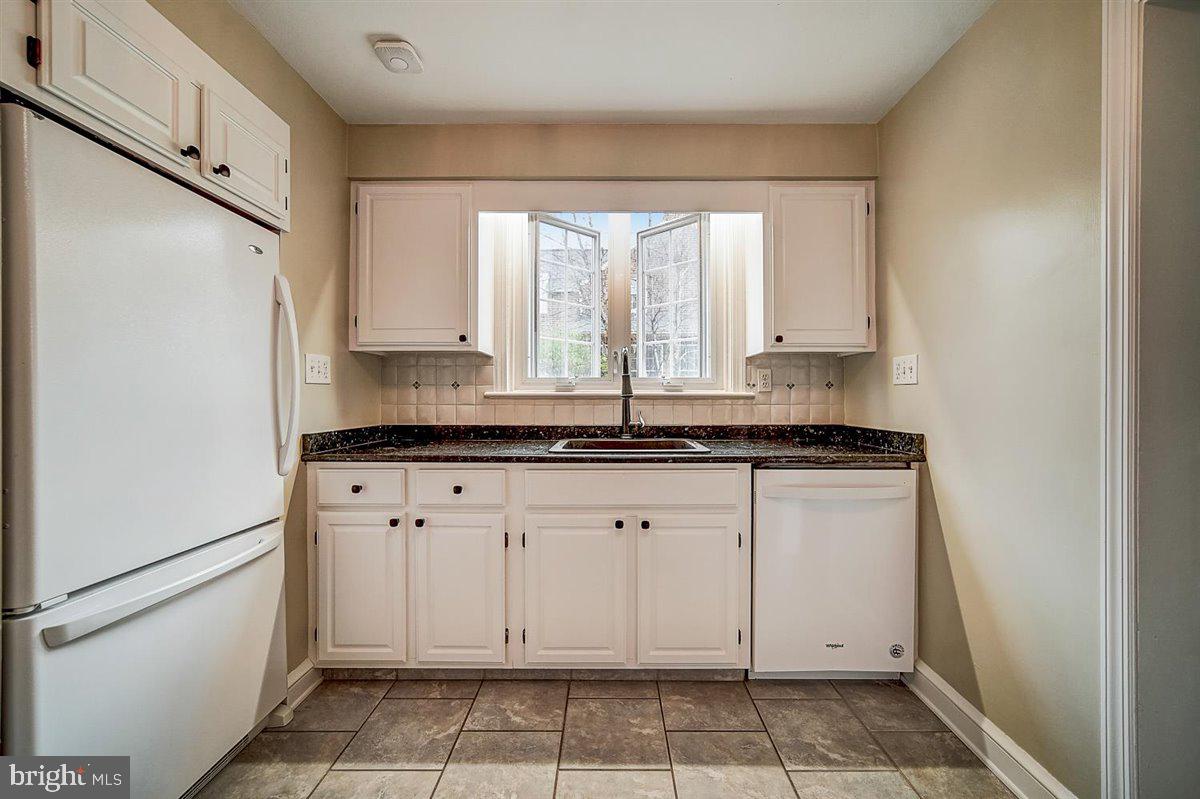 433 Laverock Road Glenside, PA 19038 - Photo 7 of 27 Kitchen