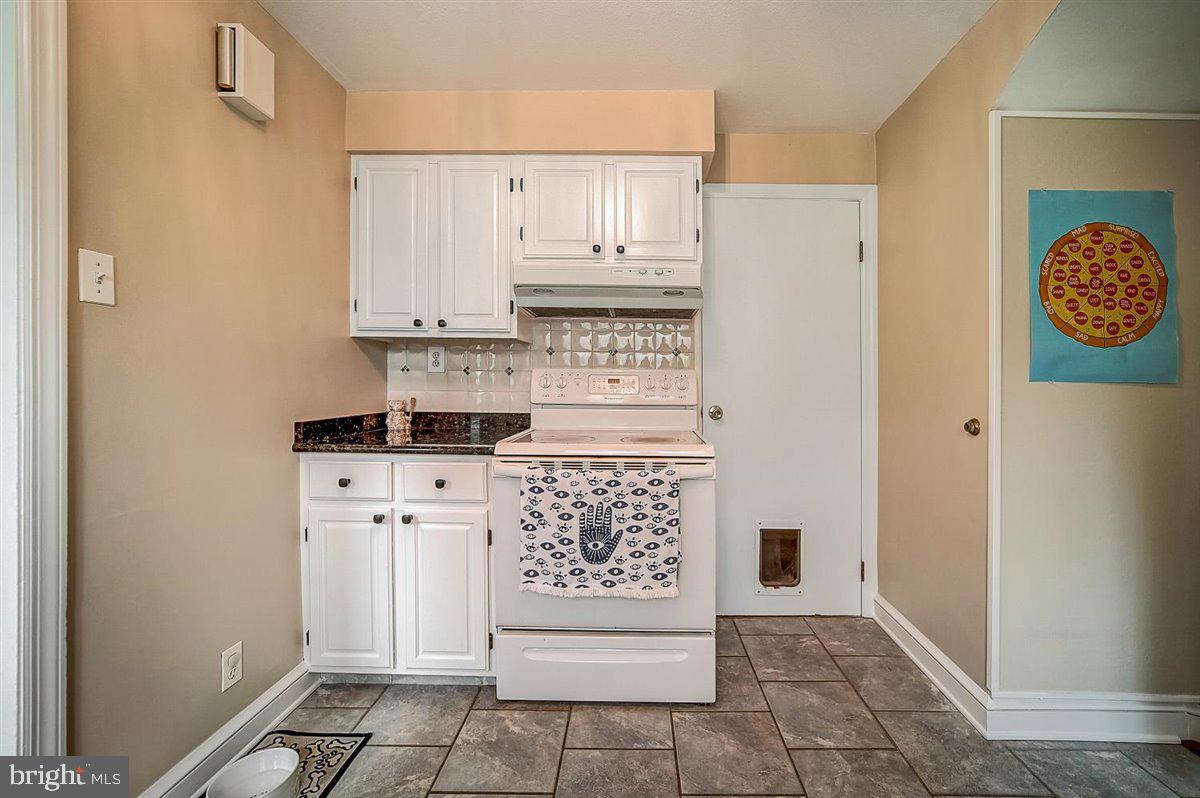 433 Laverock Road Glenside, PA 19038 - Photo 8 of 27 Kitchen to Basement