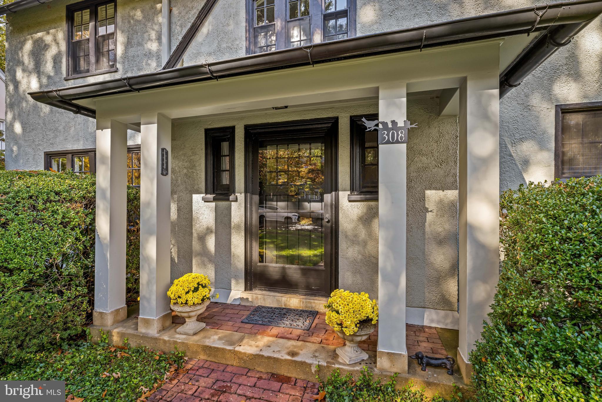 308 Northfield Place Baltimore, MD 21210 - Photo 3 of 41 a view of a chairs in front of a building