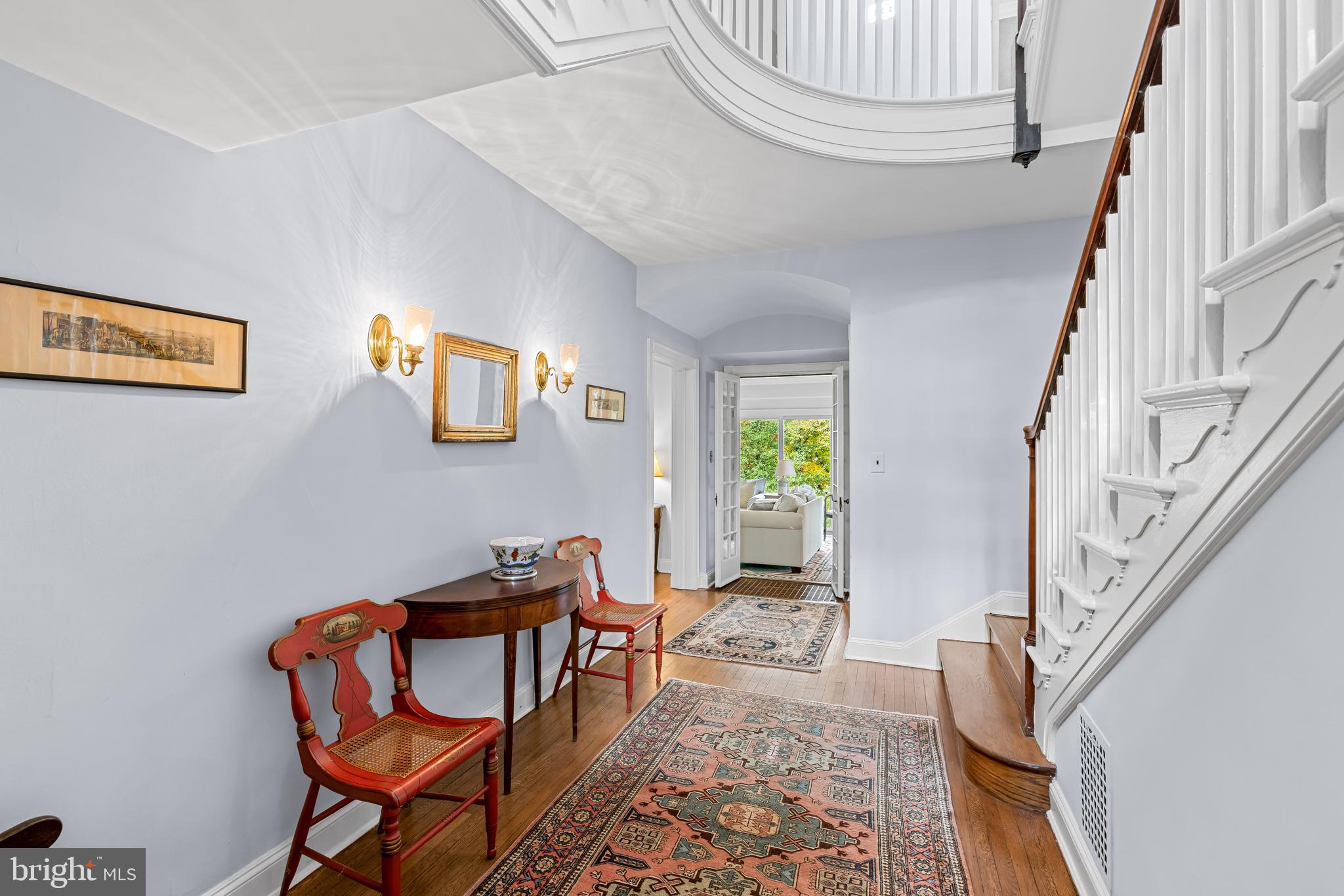 308 Northfield Place Baltimore, MD 21210 - Photo 5 of 41 a living room with furniture and a rug