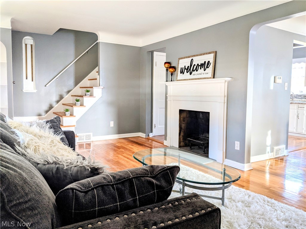 1256 Richmond Road Cleveland, OH 44124 - Photo 5 of 27 Gallery Image 5