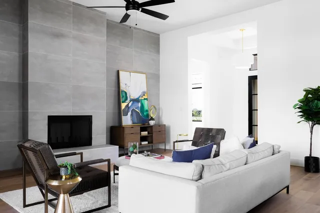 $825,990 | 2317 Kahala Sunset Drive, Spicewood, TX 78669