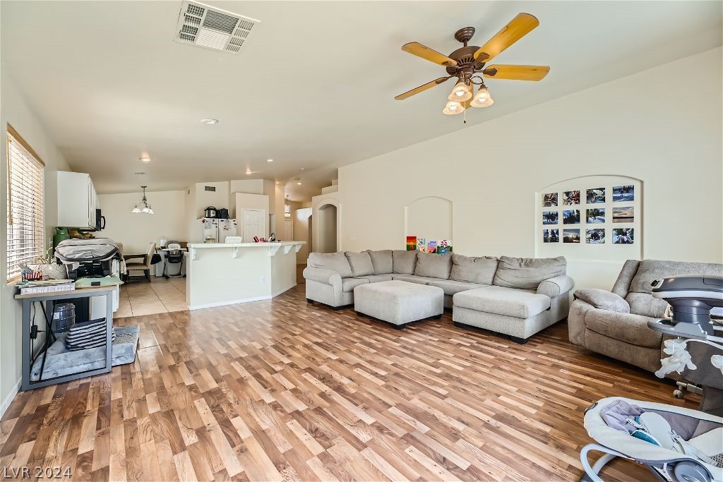 3168 Crystal Moon Road Henderson, NV 89052 - Photo 7 of 28