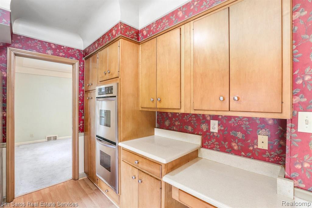 1081 Torrey Road Grosse Pointe Woods, MI 48236 - Photo 12 of 22