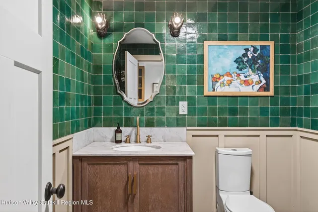 a view of an entryway