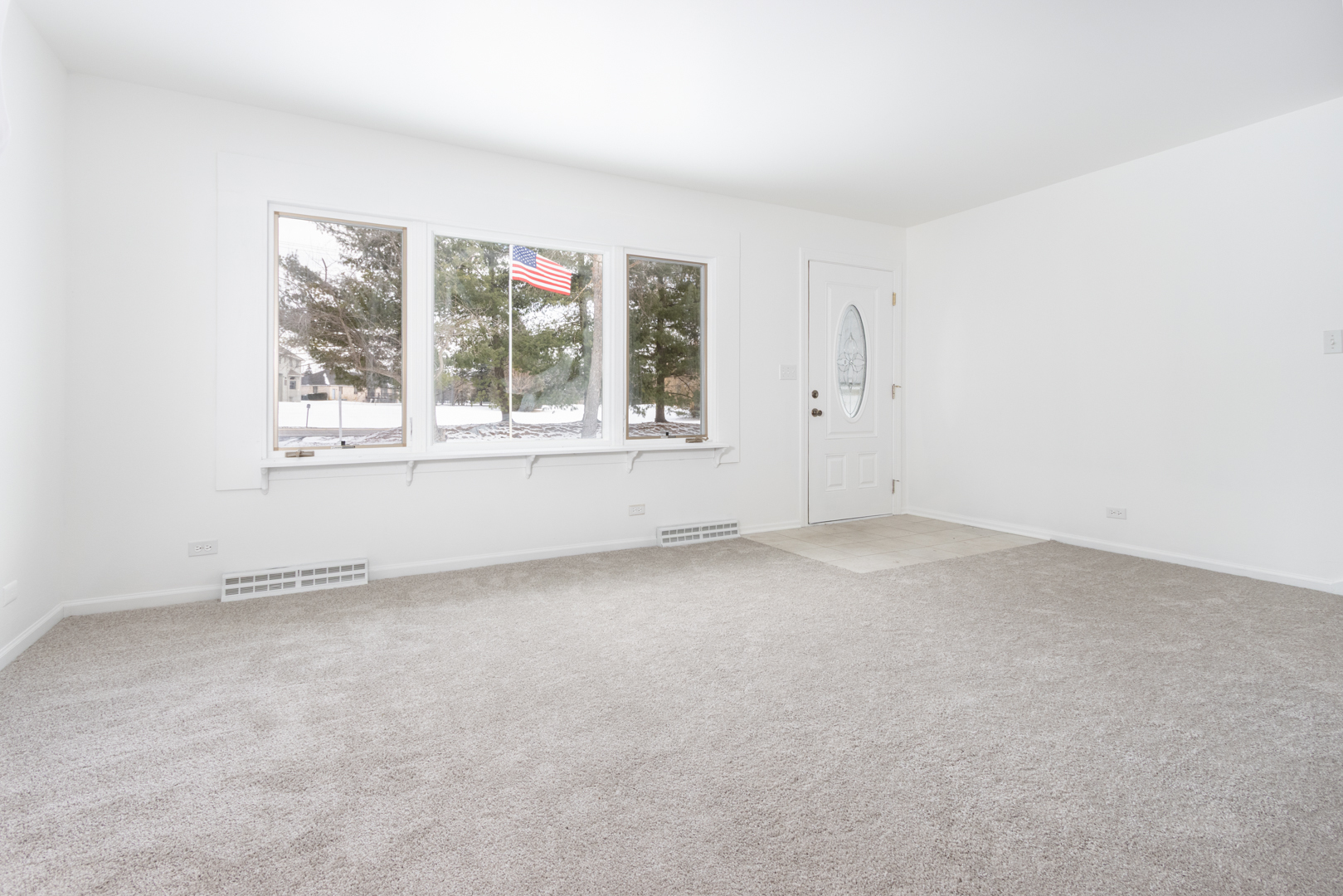 6209 Sands Road Crystal Lake, IL 60014 - Photo 4 of 27