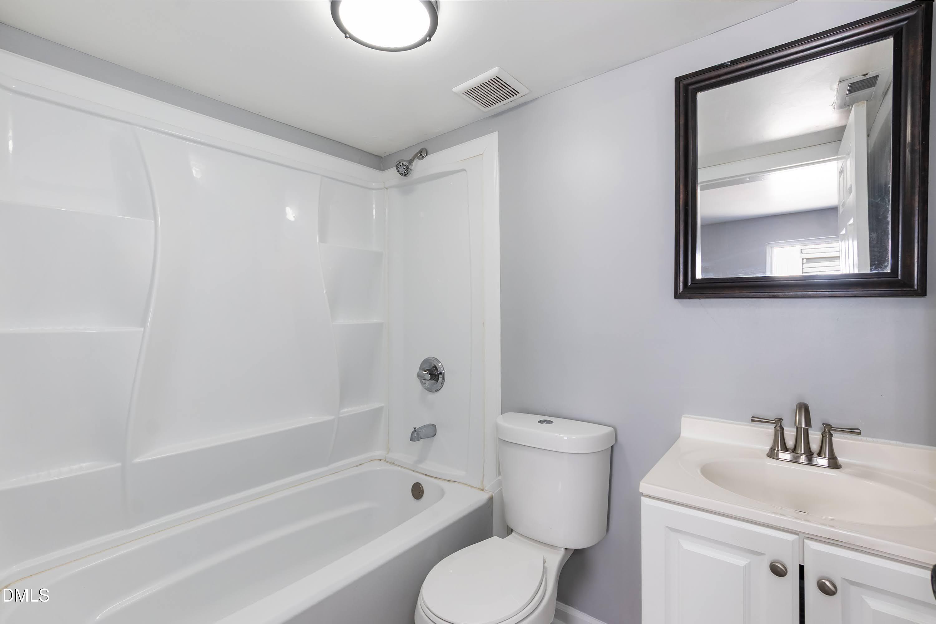 720 South State Street Raleigh, NC 27601 - Photo 17 of 29 Bathroom 01