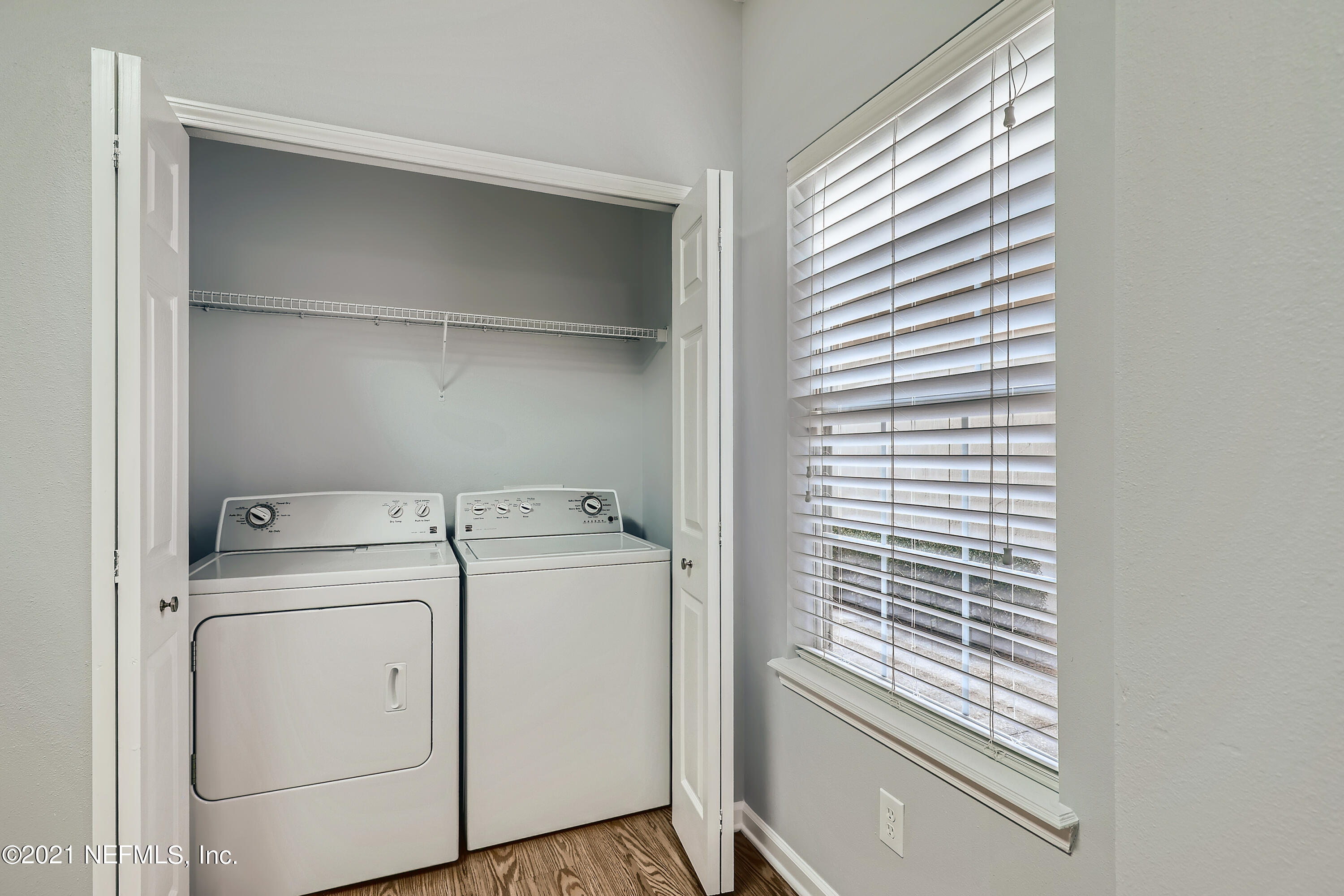 7915 Melvin Road Jacksonville, FL 32210 - Photo 28 of 32 27-495883303-51 Laundry Room