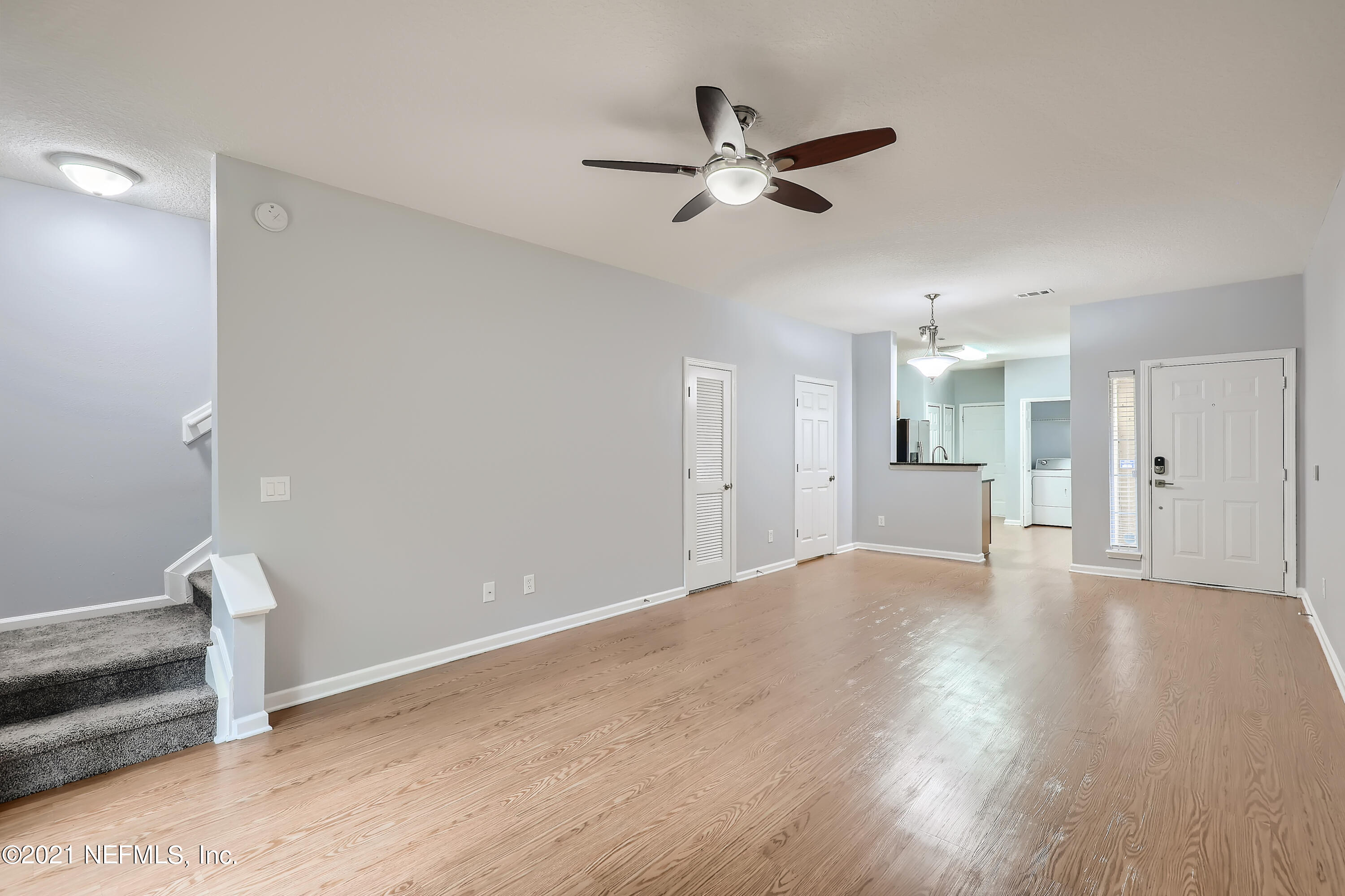 7915 Melvin Road Jacksonville, FL 32210 - Photo 7 of 32 6-746252148-15 Living Room