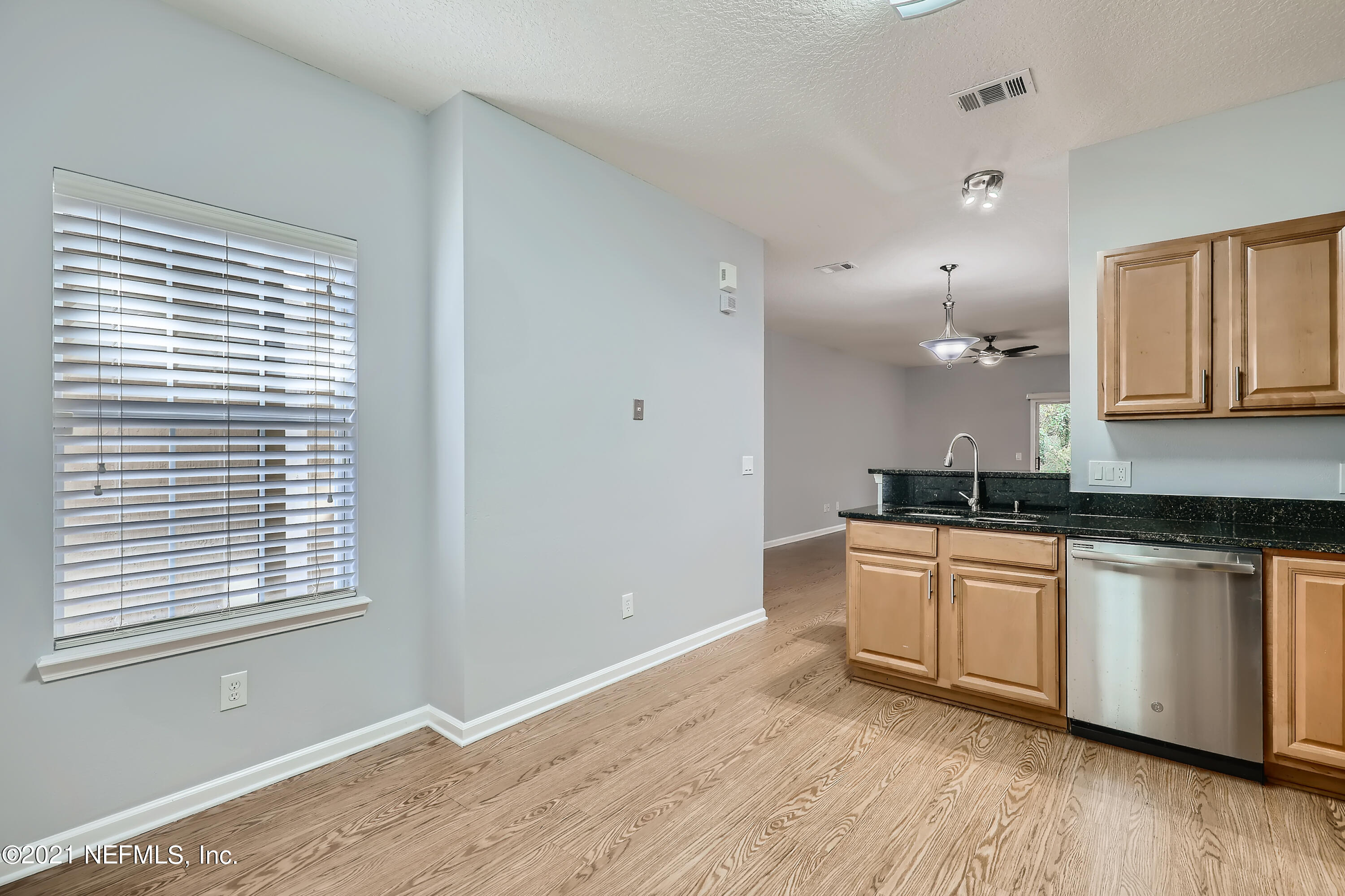 7915 Melvin Road Jacksonville, FL 32210 - Photo 9 of 32 8-764375096-18 Kitchen