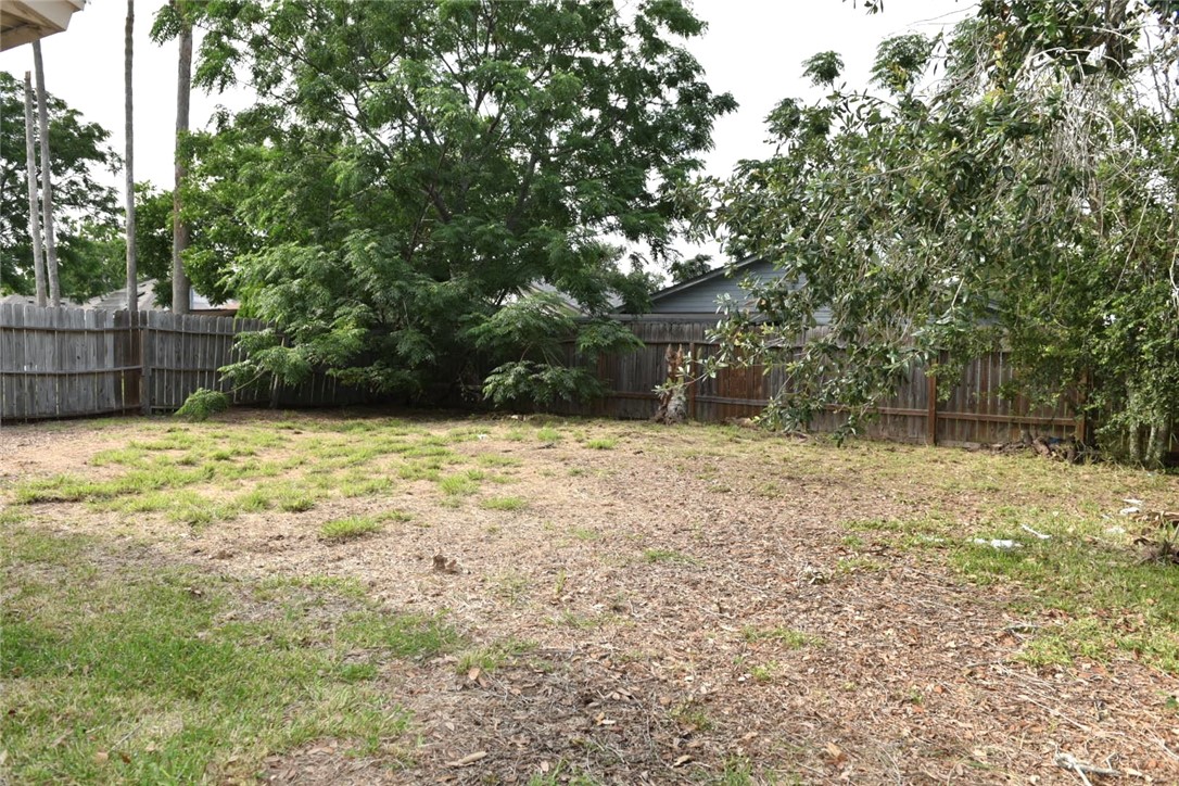 4638 Vail Street Corpus Christi, TX 78413 - Photo 3 of 8