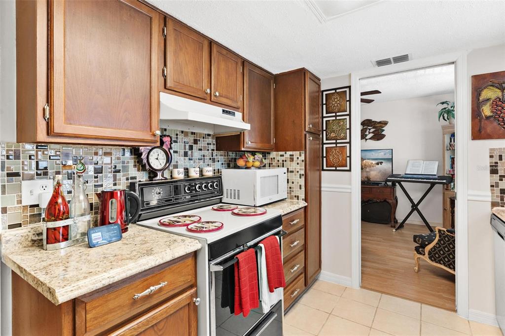 500 Newell Hill Road, Unit 108D Leesburg, FL 34748 - Photo 8 of 30